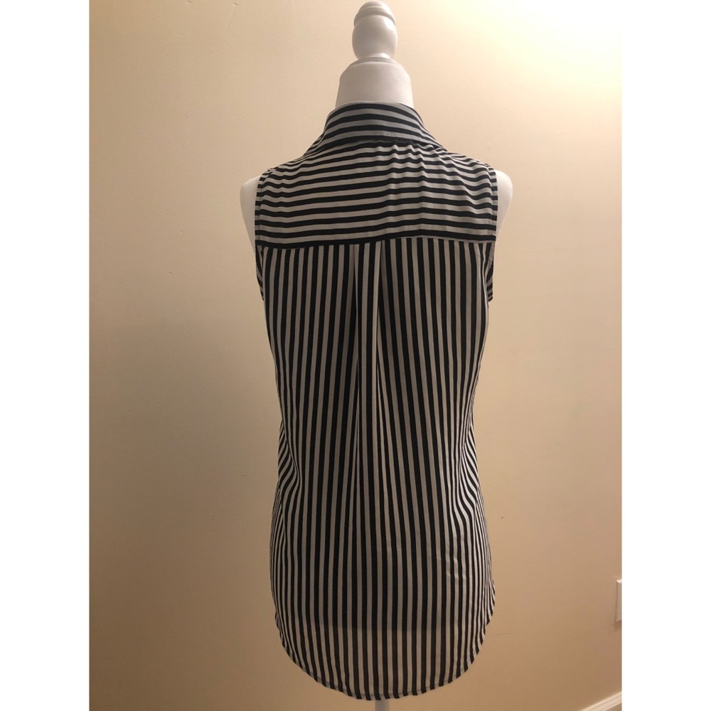 Express Button Up - Picture 2 of 2